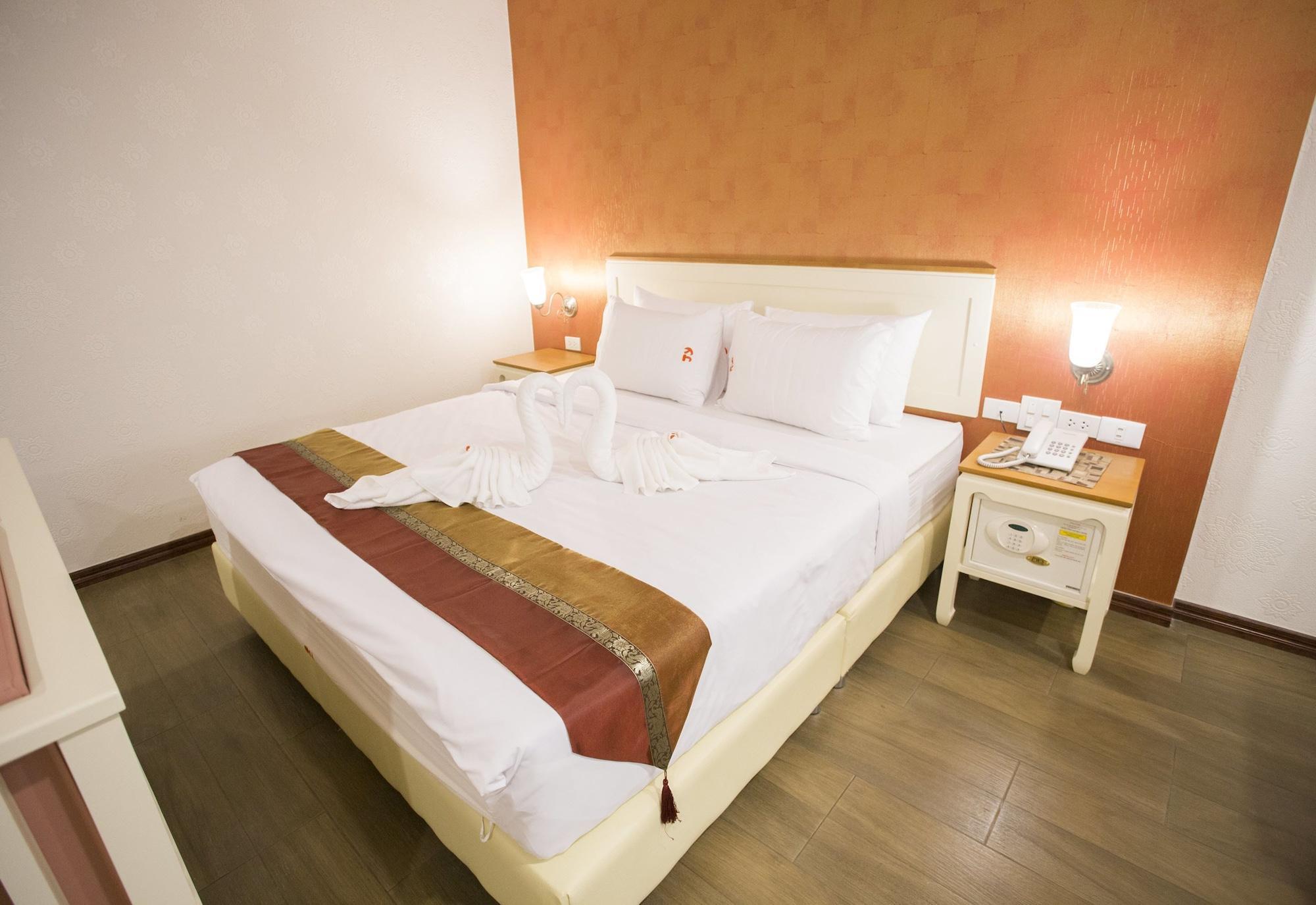 J&Y Hotel Latphrao 35 Bangkok Dış mekan fotoğraf