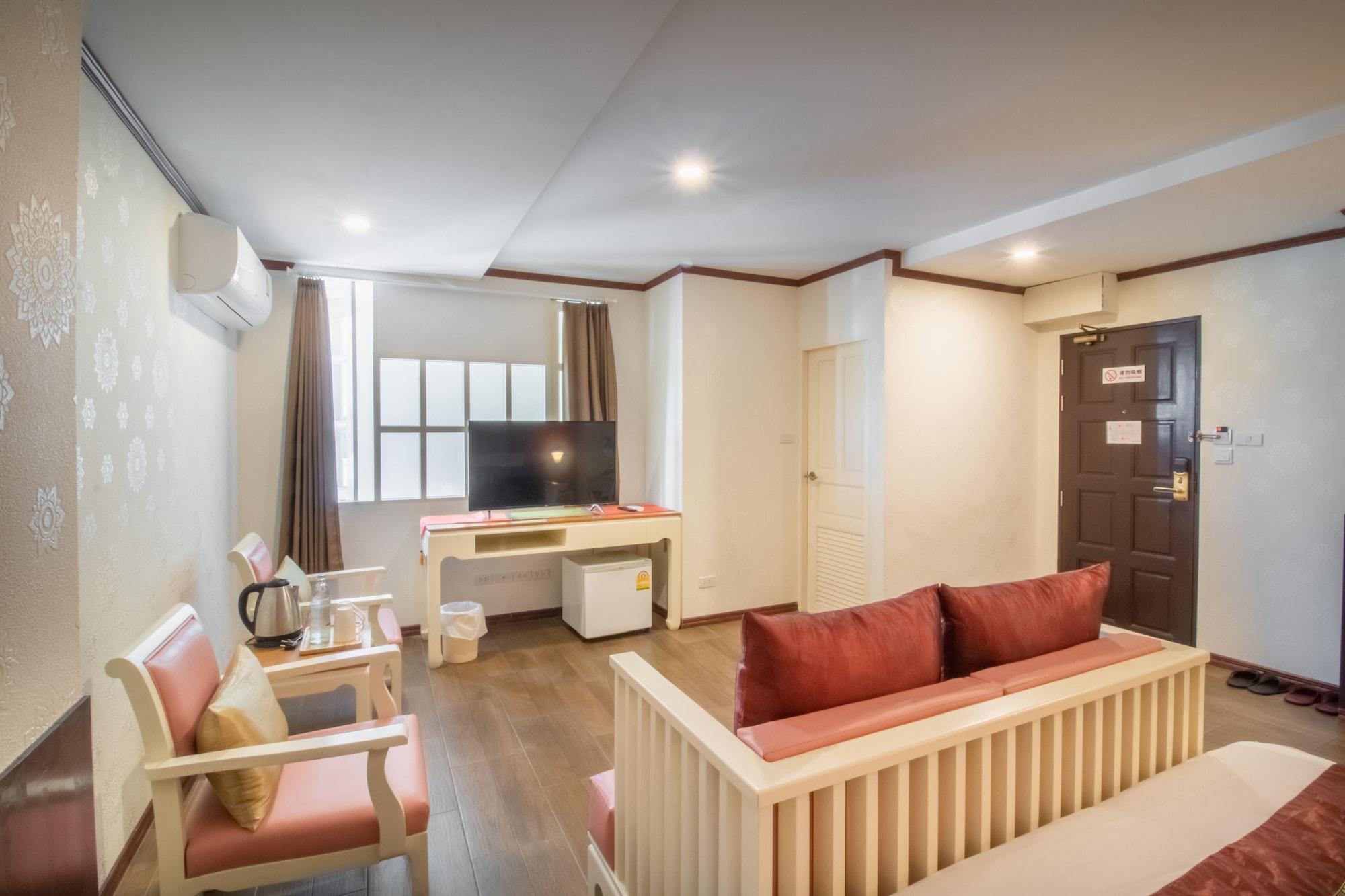 J&Y Hotel Latphrao 35 Bangkok Dış mekan fotoğraf