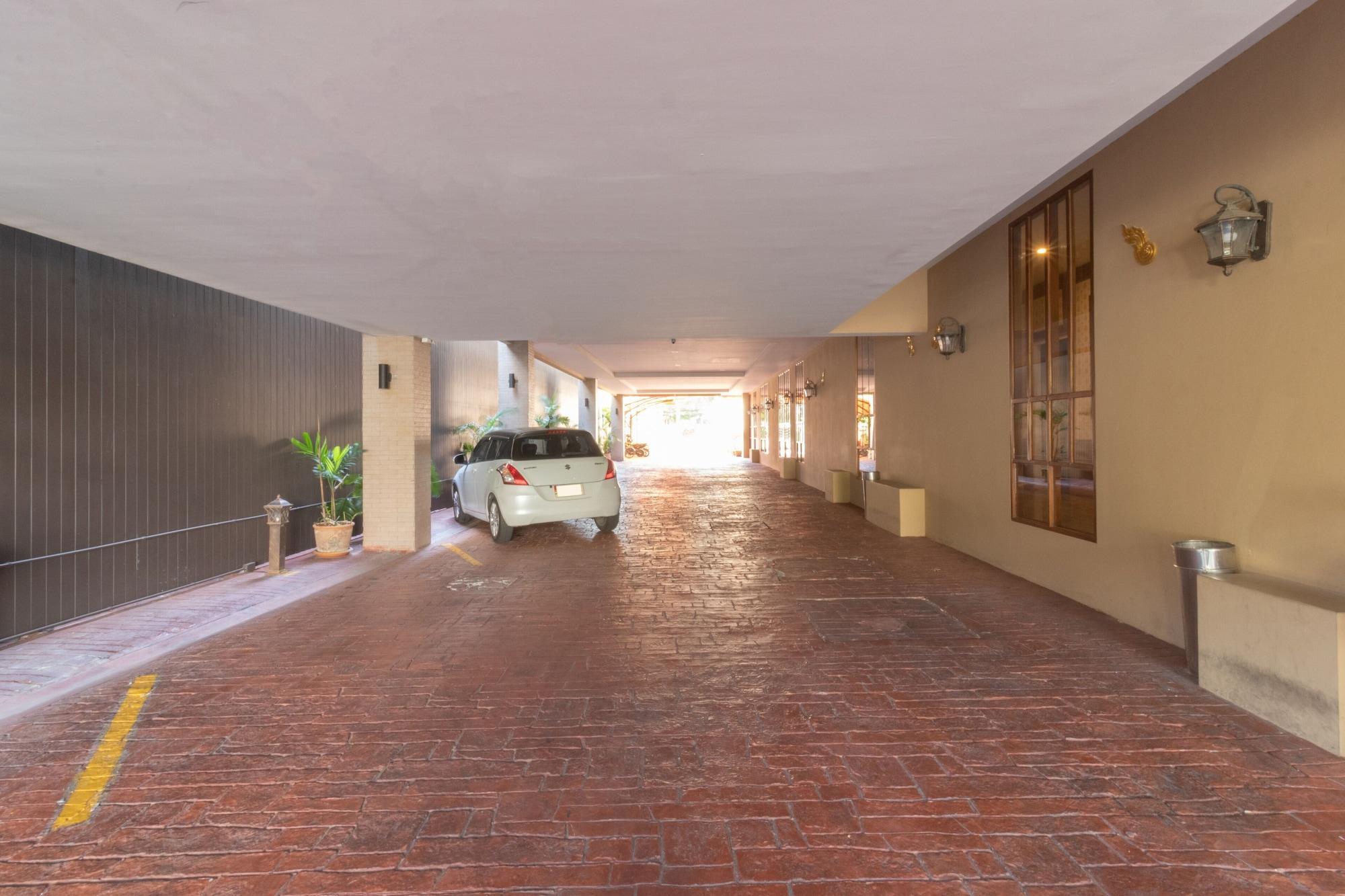 J&Y Hotel Latphrao 35 Bangkok Dış mekan fotoğraf