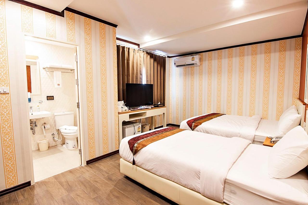 J&Y Hotel Latphrao 35 Bangkok Dış mekan fotoğraf