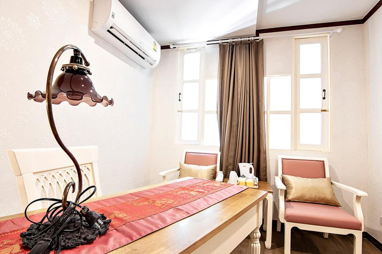 J&Y Hotel Latphrao 35 Bangkok Dış mekan fotoğraf