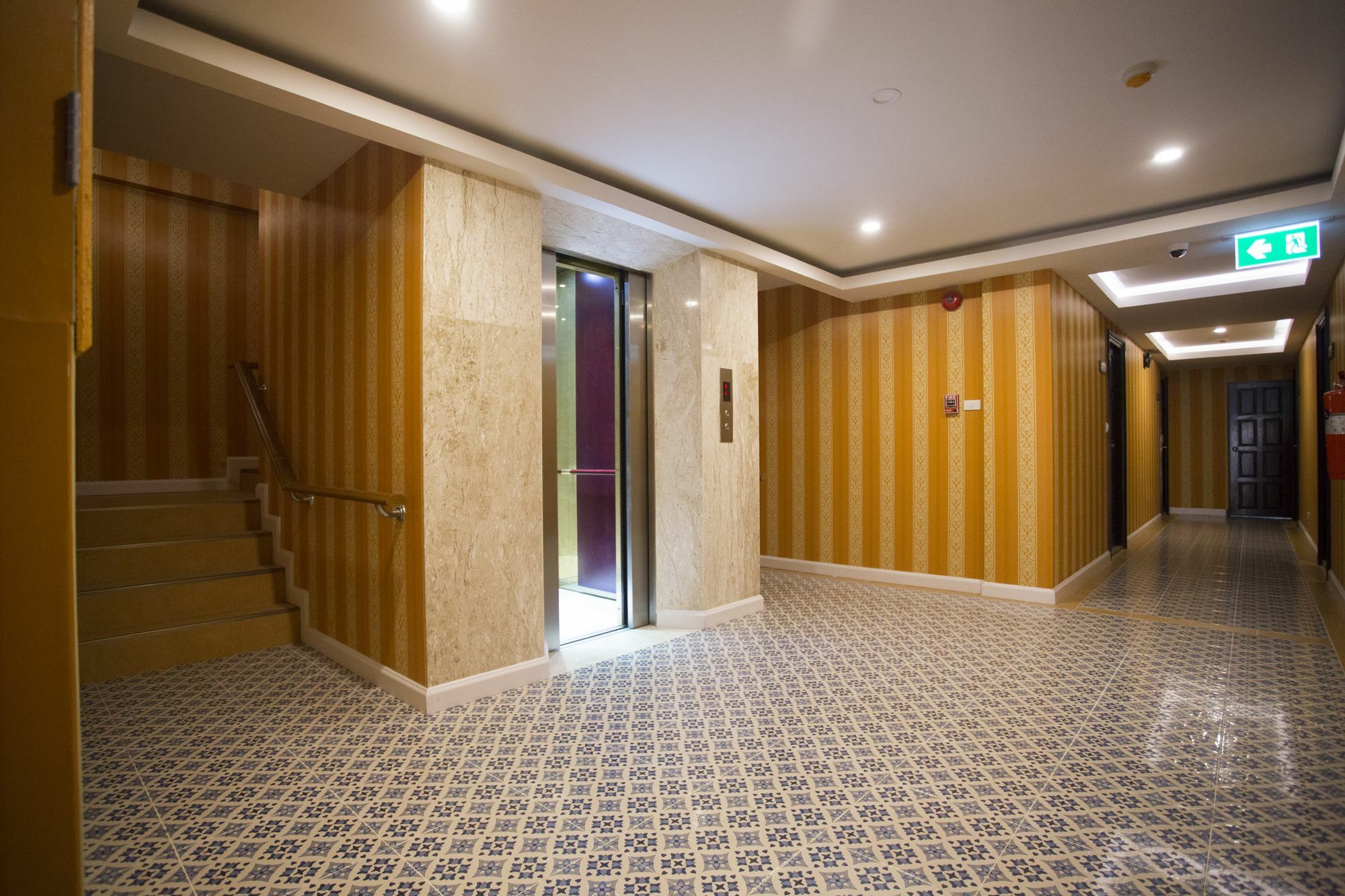 J&Y Hotel Latphrao 35 Bangkok Dış mekan fotoğraf