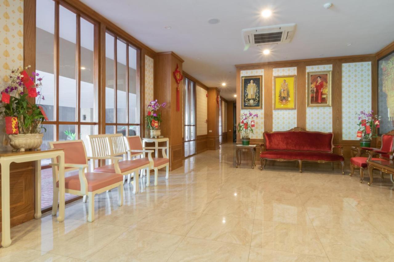 J&Y Hotel Latphrao 35 Bangkok Dış mekan fotoğraf